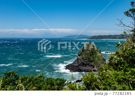 初夏の青空広がる千葉県大房岬の風景　5月 77282165