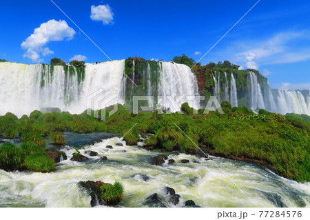 イグアスの滝 77284576
