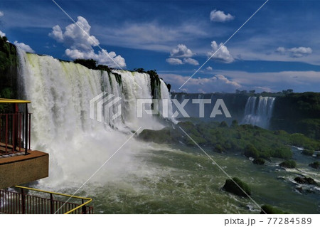 イグアスの滝 77284589