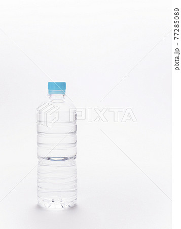 ペットボトル　水 77285089