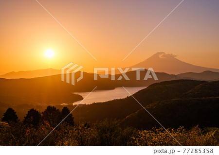 箱根・大観山の夕暮れ 箱根・大観山の夕暮れ 77285358