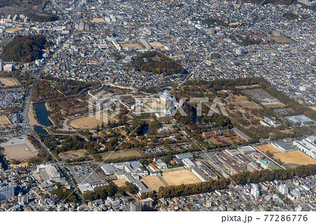 姫路城を市立動物園側から空撮 77286776