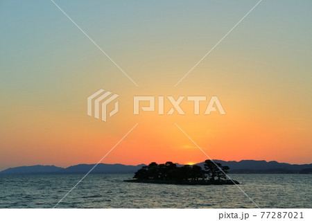 【島根県】嫁ヶ島の残照(宍道湖十景) 【島根県】嫁ヶ島の残照(宍道湖十景) 77287021