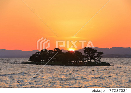 【島根県】嫁ヶ島の残照（宍道湖十景） 77287024