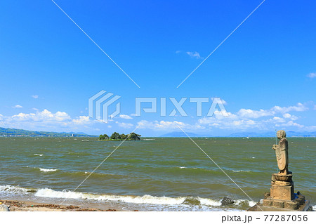 【島根県】晴天下の嫁ヶ島と袖師地蔵（宍道湖） 77287056