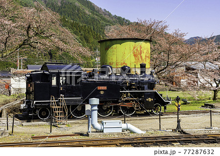 若桜駅 C12と給水塔 鳥取県八頭郡若桜町 若桜駅 C12と給水塔 鳥取県八頭郡若桜町 77287632