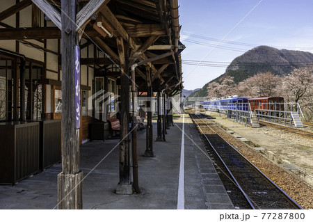 若桜駅　ホーム　鳥取県八頭郡若桜町 77287800