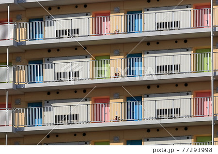 集合住宅の開放廊下　イメージ 77293998