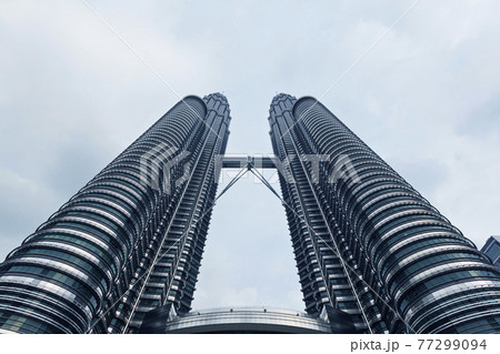 View of The Petronas Twin Towers in Kuala Lumpur, Malaysia. 77299094