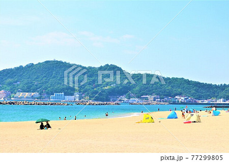 片男波海水浴場夏の風景 77299805