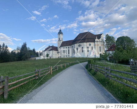 見るものを引き付るノイシュバンシュタイン城 見るものを引き付るノイシュバンシュタイン城 77301443