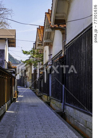 若桜宿　蔵通り　白壁土蔵群　鳥取県八頭郡若桜町 77301636
