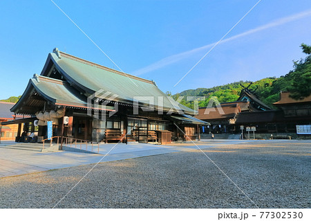 【島根県】晴天下の出雲大社　拝殿　 77302530