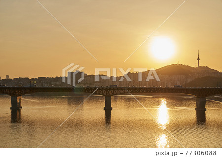 桟橋 夕焼け 日没 77306088