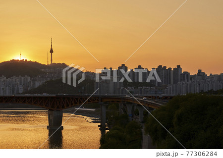 桟橋 夕焼け 日没 77306284