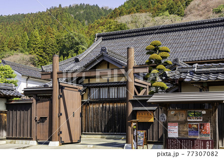 智頭宿　石谷家住宅　鳥取県八頭郡智頭町 77307082