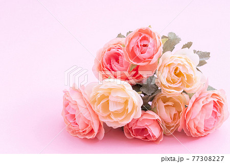 背景素材　バラの花束 77308227