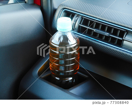 自動車のインパネにあるドリンクホルダー 77308840