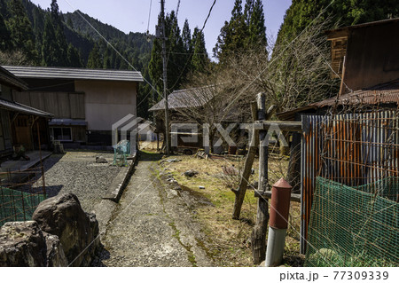 智頭宿　板井原集落　鳥取県八頭郡智頭町 77309339