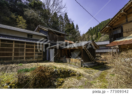 智頭宿　板井原集落　鳥取県八頭郡智頭町 77309342
