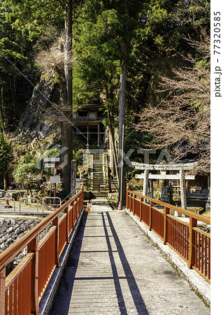 不動院岩屋堂　岩屋堂神社橋　鳥取県八頭郡若桜町 77320585