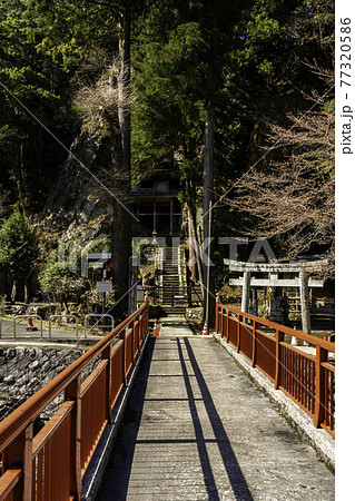 不動院岩屋堂 岩屋堂神社橋 鳥取県八頭郡若桜町 不動院岩屋堂 岩屋堂神社橋 鳥取県八頭郡若桜町 77320586