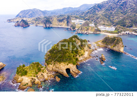 堂ヶ島の瀬浜海岸・三四郎島 トンボロ現象（静岡県西伊豆町）	 77322011