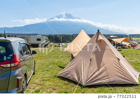 「静岡県」富士山とオートキャンプ場 77322511