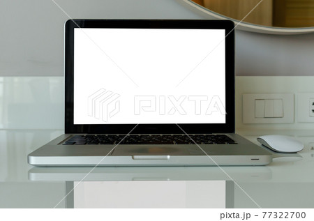 computer laptop mock up and mouse white blank screen on table. computer laptop mock up and mouse white blank screen on table. 77322700