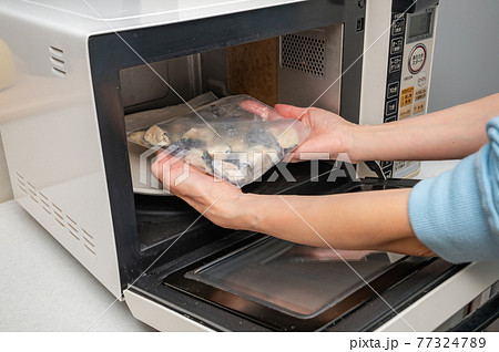 冷凍保存してた茄子を解凍 77324789