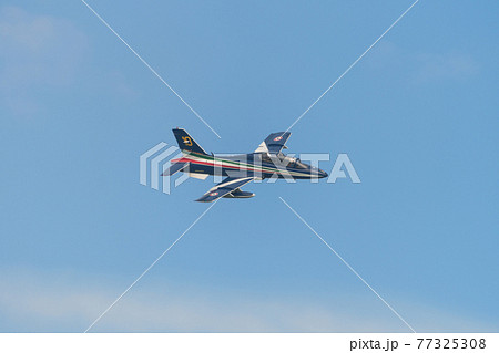 雲上のイタリア空軍アクロバットチーム「フレッチェ・トリコローリ」ソロ 77325308