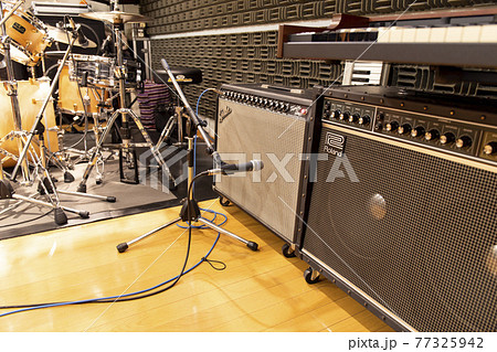 Guitar amplifier installed in recording studio - Stock Photo [77325942] -  PIXTA