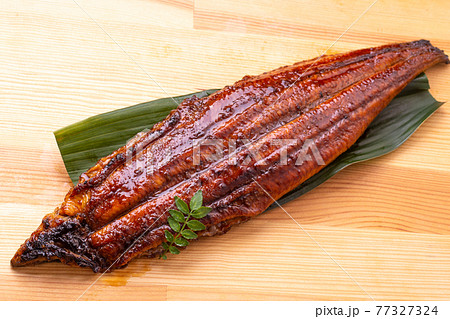 国産うなぎの蒲焼き 77327324