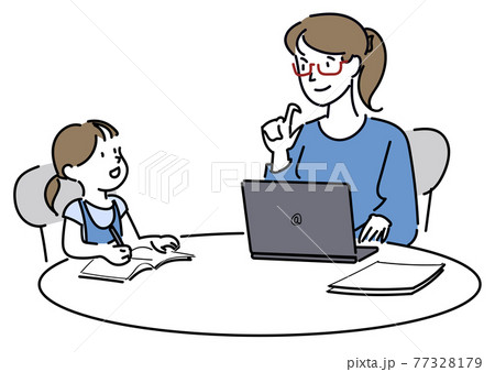 子供を見ながらパソコンをする 77328179