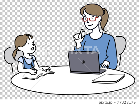 子供を見ながらパソコンをする 77328179