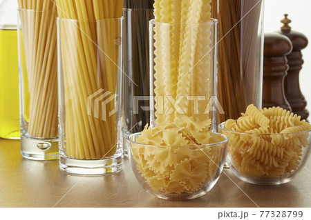 パスタ集合　パスタイメージ 77328799