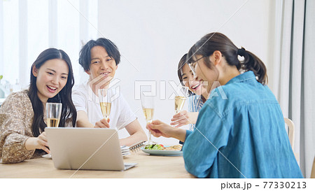 オンライン飲み会イメージ ZOOM飲み会 オンライン飲み会イメージ ZOOM飲み会 77330213