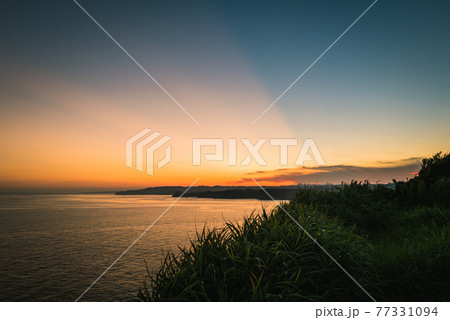 千葉勝浦八幡岬公園からの夕日 77331094