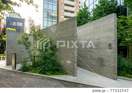 東京都渋谷区恵比寿公園の公衆トイレ 77332547