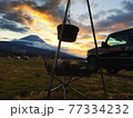 ふもとっぱらキャンプ場と富士山とジムニー 77334232