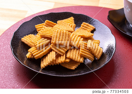 揚げせんべい 77334503