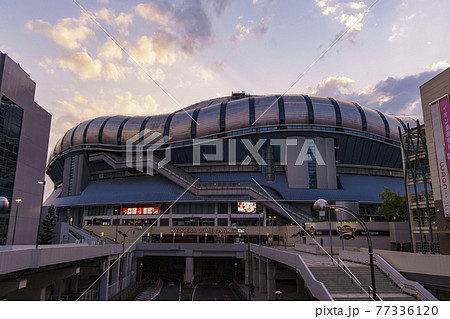 雨上がり　大阪ドーム　夕景　初夏【2021年5月】 77336120
