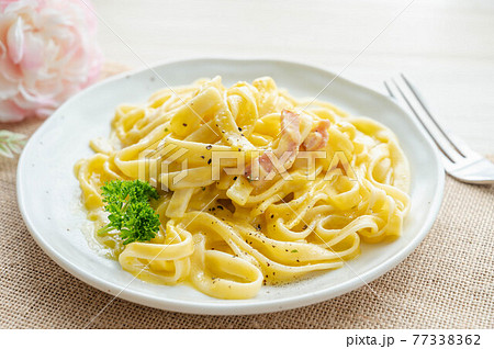 フェットチーネ カルボナーラ フェットチーネ カルボナーラ 77338362