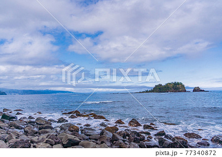 （静岡県）伊東の手石島 77340872