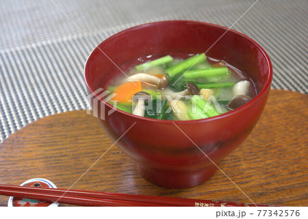 小松菜のお味噌汁 77342576