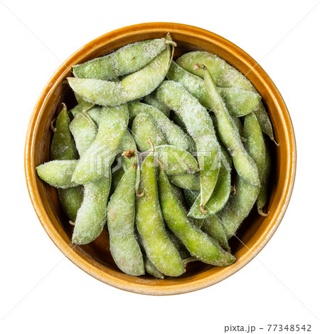 Edamame unripe soybean in pod in round bowl cutout Edamame unripe soybean in pod in round bowl cutout 77348542