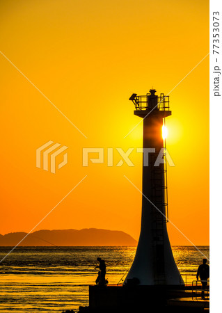瀬詰崎灯台の夕陽 【長崎県南島原市】 瀬詰崎灯台の夕陽 【長崎県南島原市】 77353073