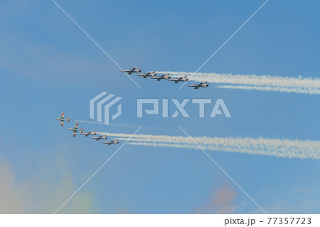 イタリア空軍アクロバットチーム「フレッチェ・トリコローリ」コンバットピッチ イタリア空軍アクロバットチーム「フレッチェ・トリコローリ」コンバットピッチ 77357723