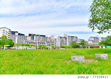 汐入公園噴水広場/リバーパーク汐入方面を望む(東京都荒川区)【2021.4】 汐入公園噴水広場/リバーパーク汐入方面を望む(東京都荒川区)【2021.4】 77359417