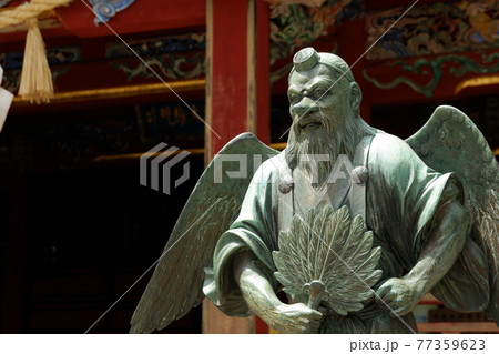 天狗。高尾山(たかおさん)は、東京都八王子市にある標高599mの山。修験道の霊山 天狗。高尾山(たかおさん)は、東京都八王子市にある標高599mの山。修験道の霊山 77359623